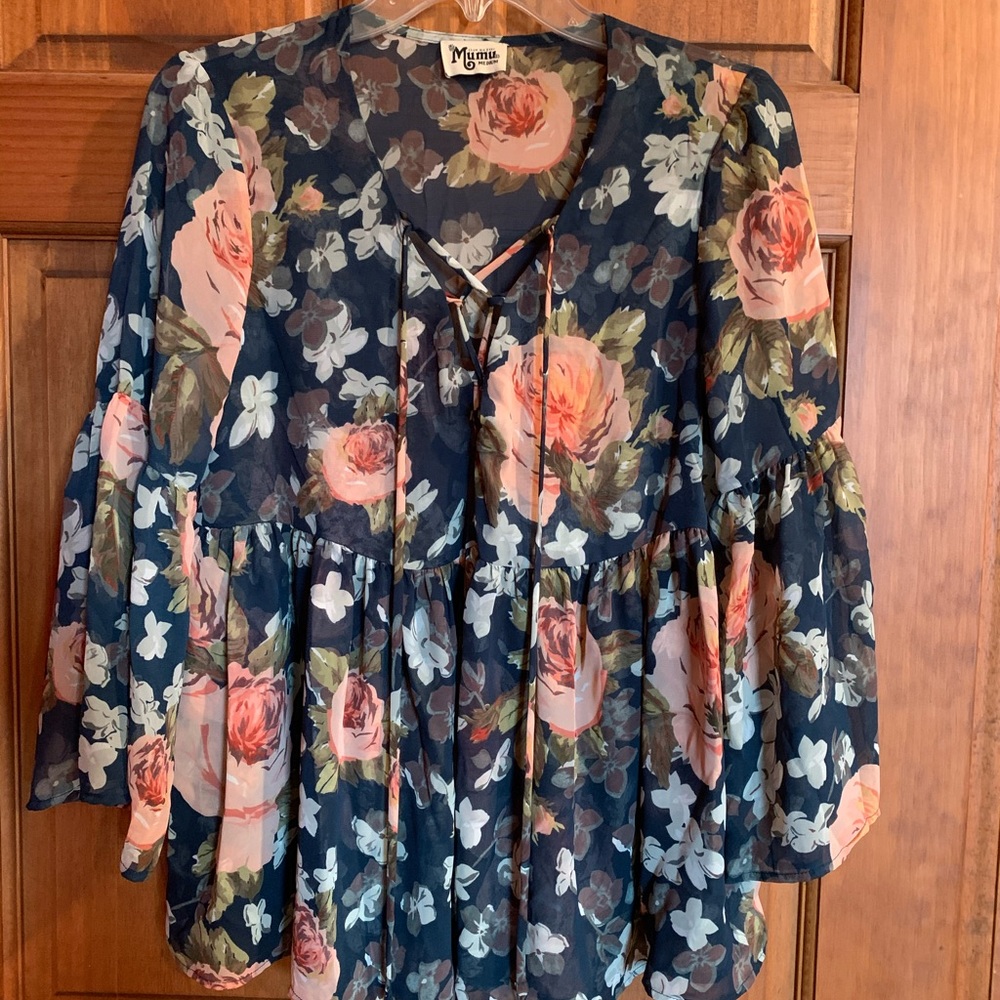 Show me your mumu shirt size medium